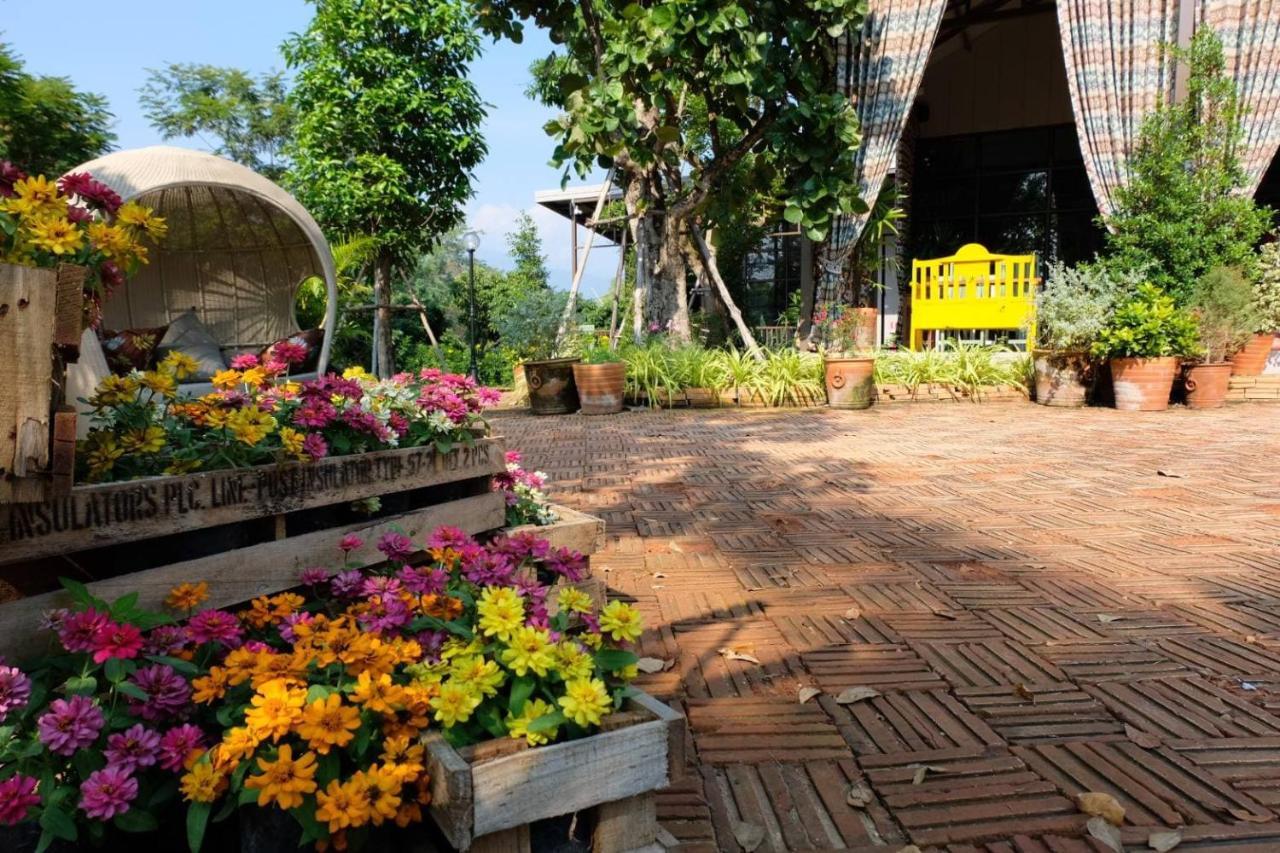 Thanburi Resort Чомтонг Екстер'єр фото